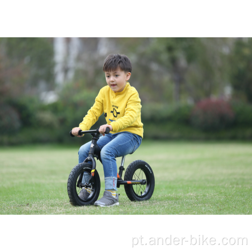 Mini bicicleta de equilíbrio infantil com pé empurrado